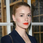 Clara Henry Flickvän